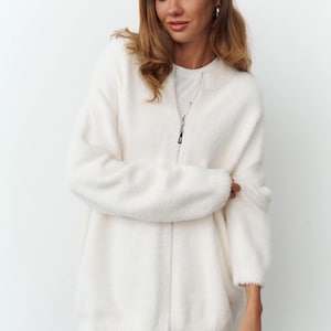 Alpaca Wool Knit Cardigan – Long Oversized Bomber Jacket for Women, Soft Wool-Blend Sweater, Minimalist Winter Knitwear