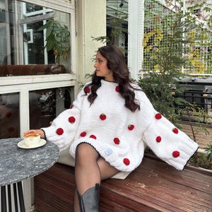 MERKE Handmade Chunky Knit Sweater – Cozy Oversized Pullover for Women – Soft Winter Knitwear – Warm Aesthetic Sweater – Gift for Her